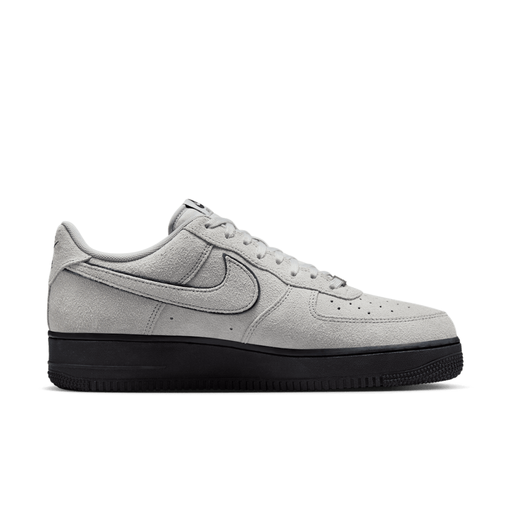 Nike Air Force 1 '07 LV8