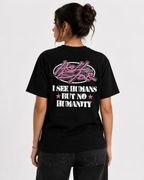 Hellstar I See Humans But No Humanity Tee Black Pink Corte Unisex